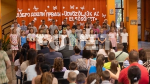 Pribor i udžbenici za prvake